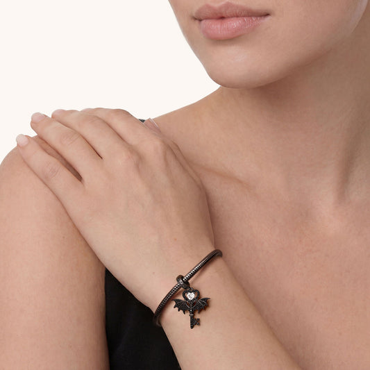 Gnoce Dark Style Bat Wings & Key Charm_2