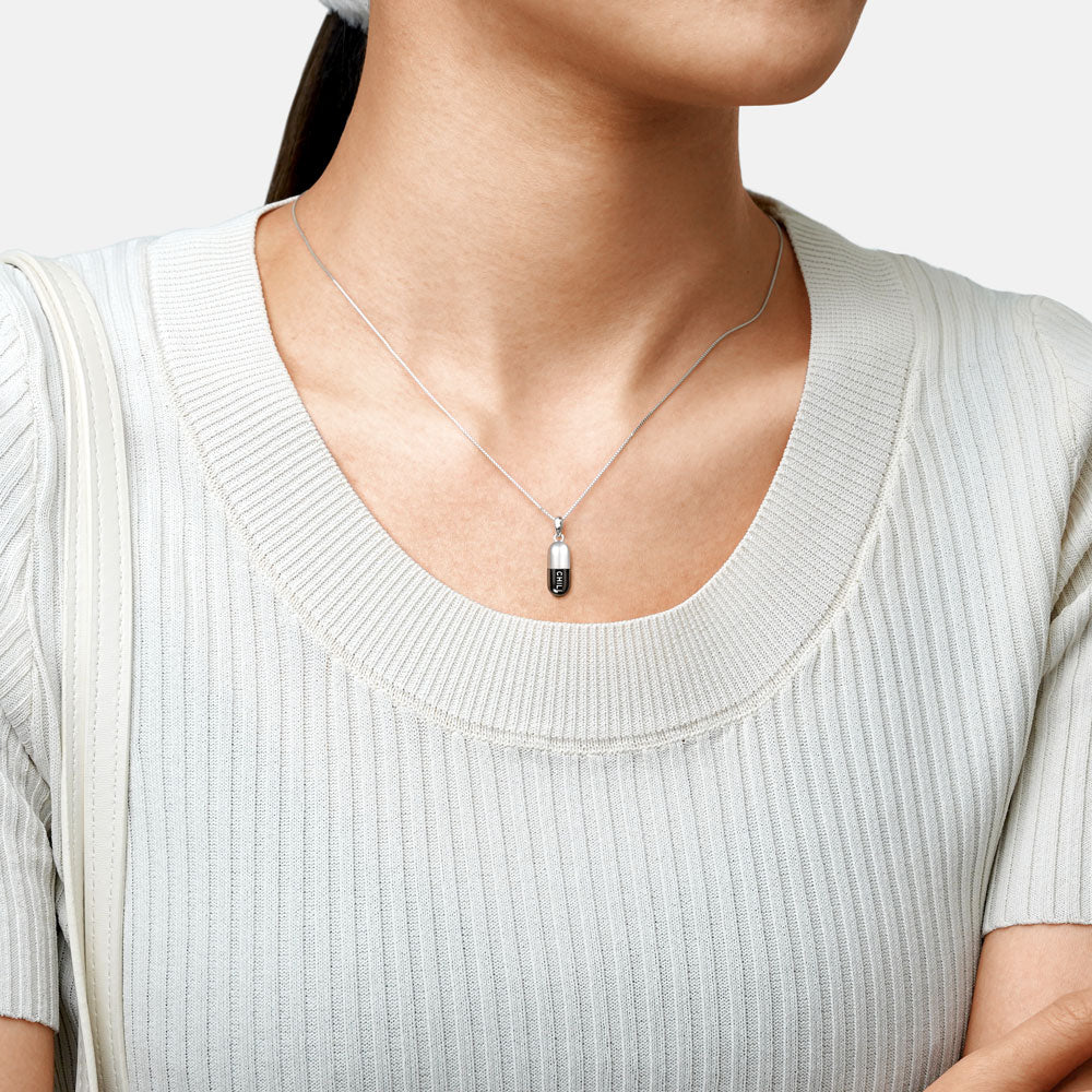 Gnoce Chill Pill Capsule Necklace_4