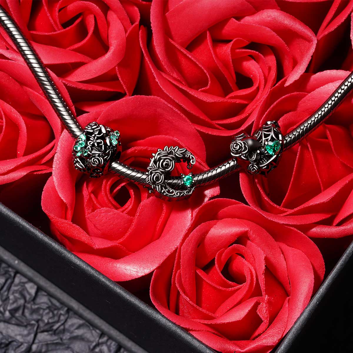 Gnoce Dark Butterfly Rose Charm_3