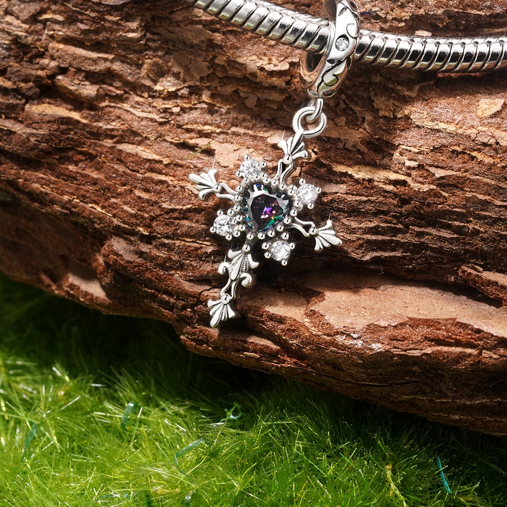 Gnoce Heart of Darkness Cross Pendant Dangle Charm_2