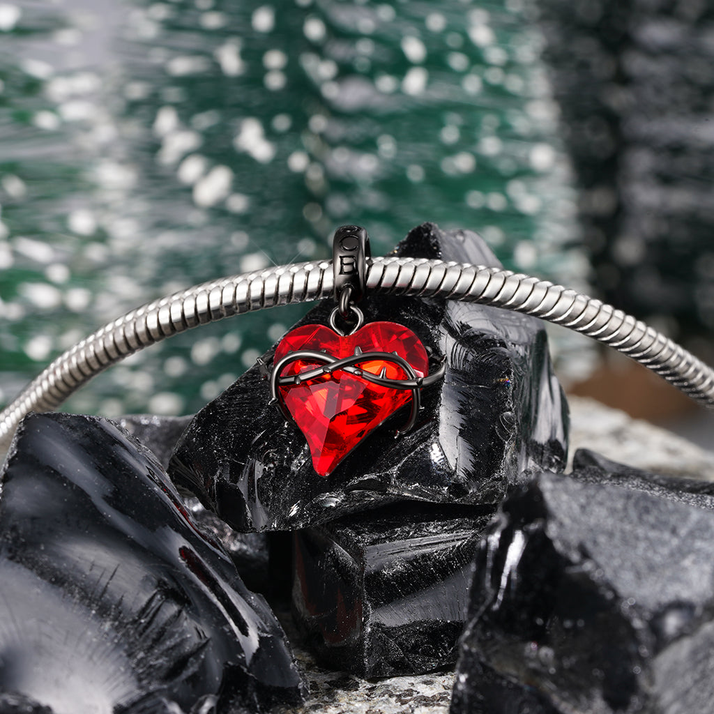 Gnoce Dark Heart of Thorns Charm_3