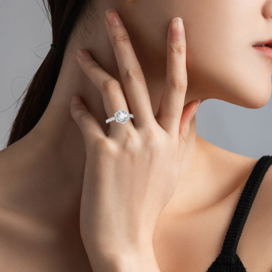 Gnoce Round Cut Cluster Vintage Engagement Ring_6