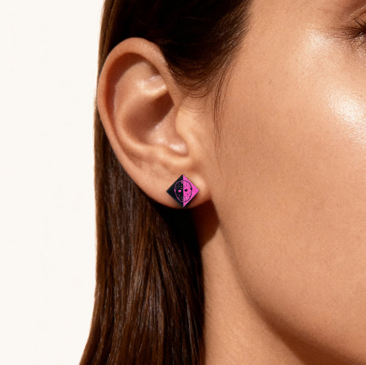 Gnoce Friday the 13th Stud Earrings Platinum-plated Silver Blend_3
