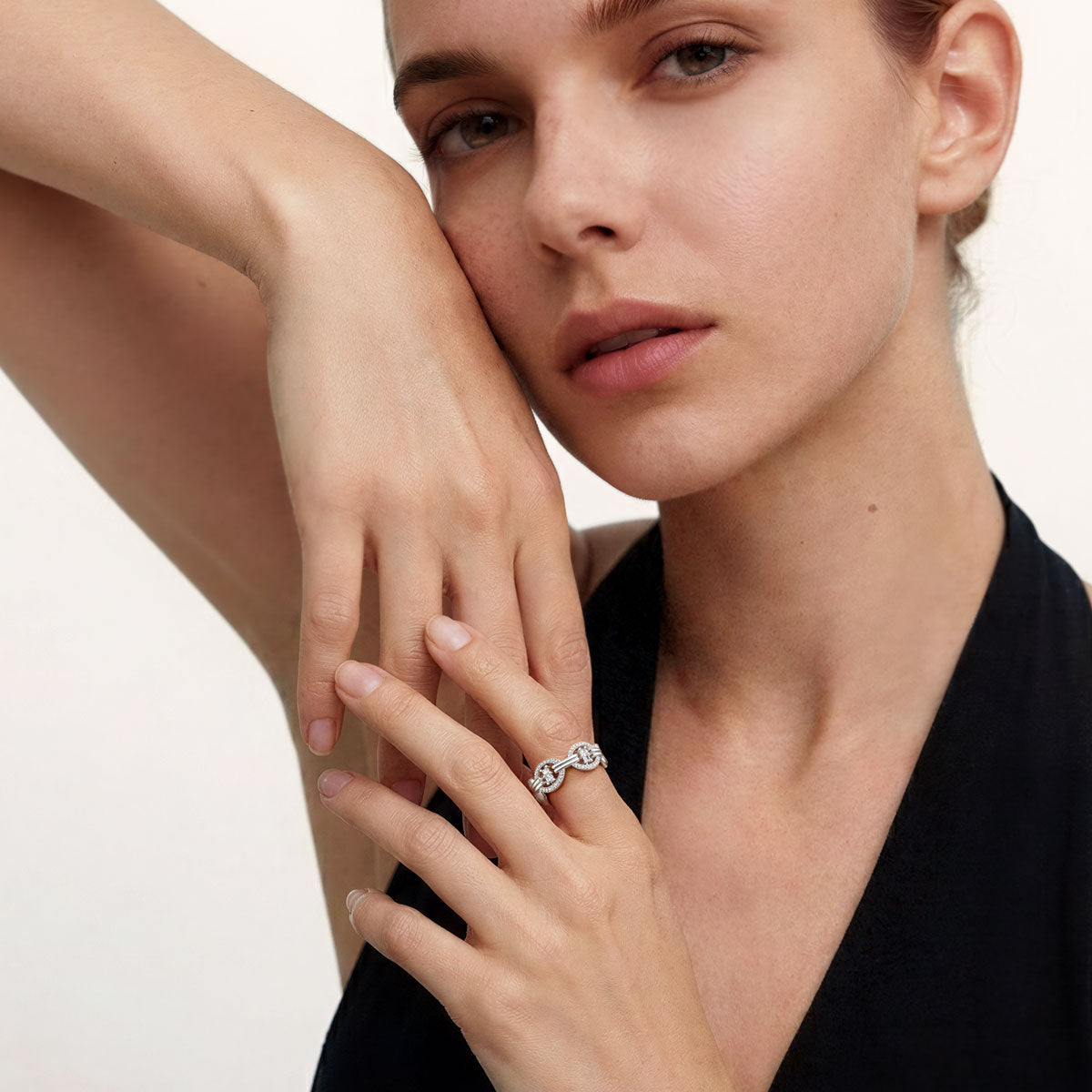 Gnoce Interlocking Geometric Cushion & Round-cut Accent Ring Platinum-plated Silver Blend_3