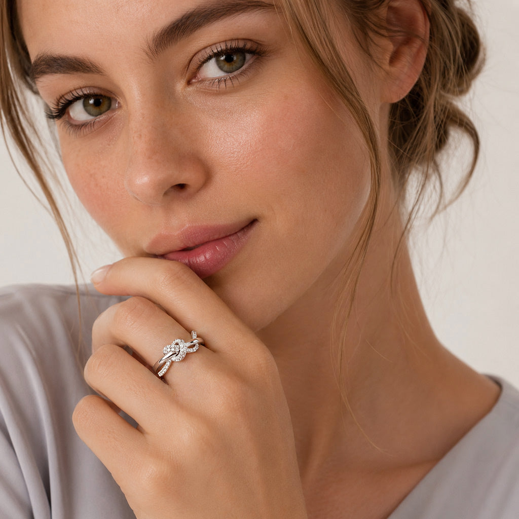 Gnoce Sparkling Heart Knot Ring Platinum-plated Silver Blend_3